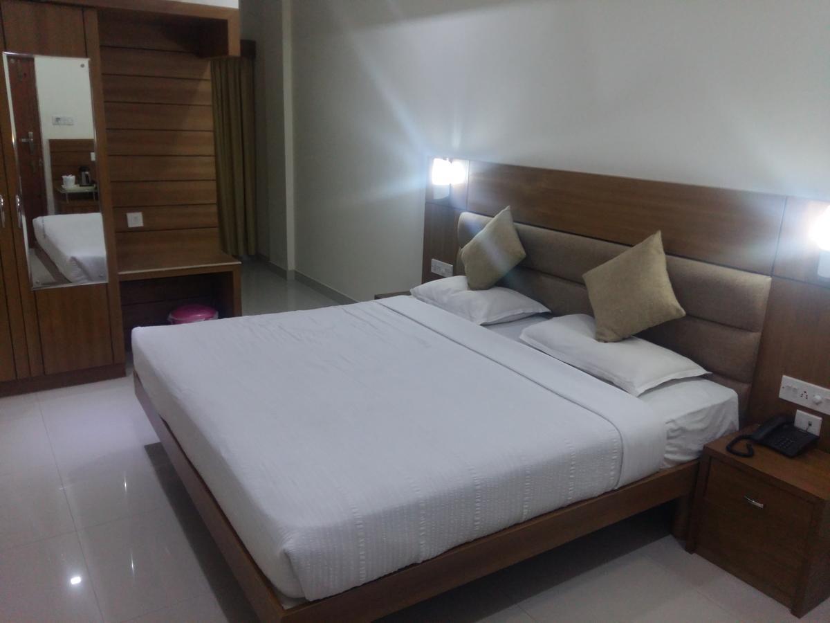 Sree Gokulam Residency Hotel Thrissur Buitenkant foto
