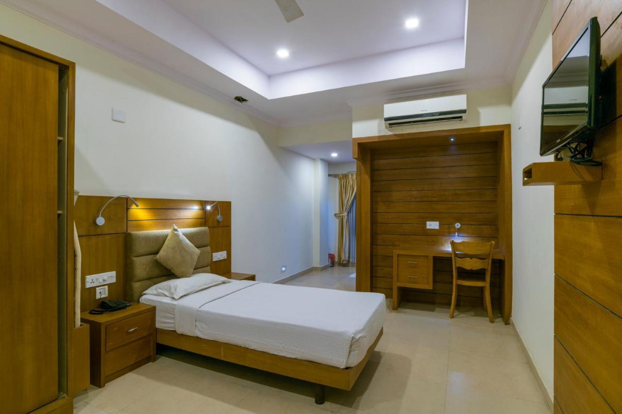 Sree Gokulam Residency Hotel Thrissur Buitenkant foto